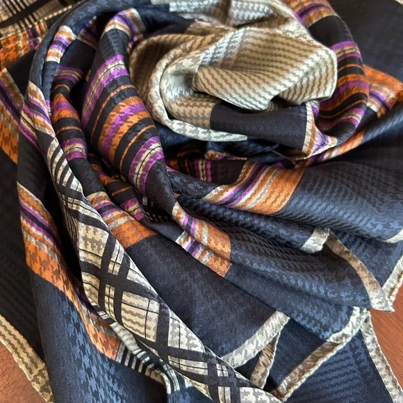 Elegant Multicolor striped Scarf silk hand, rolled ladies accessory - Picture 5 of 7